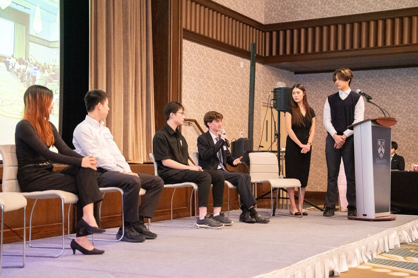 学生领袖圆桌交流