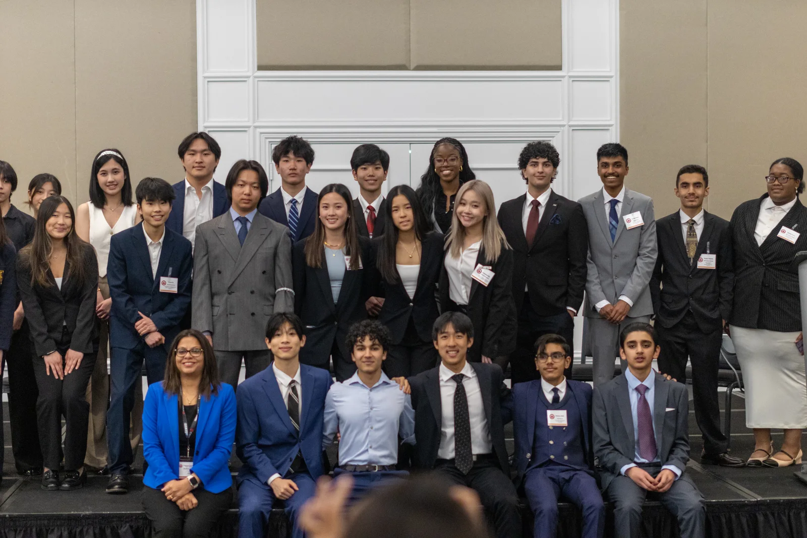 Youth Summit 2025 舞台合影