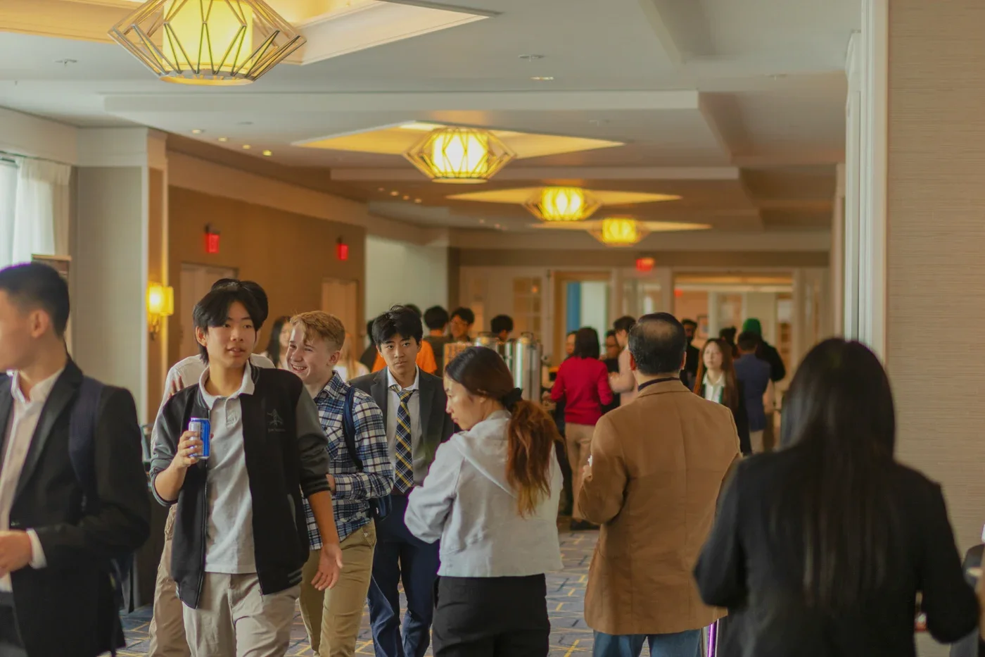 Youth Summit 2025 会间交流
