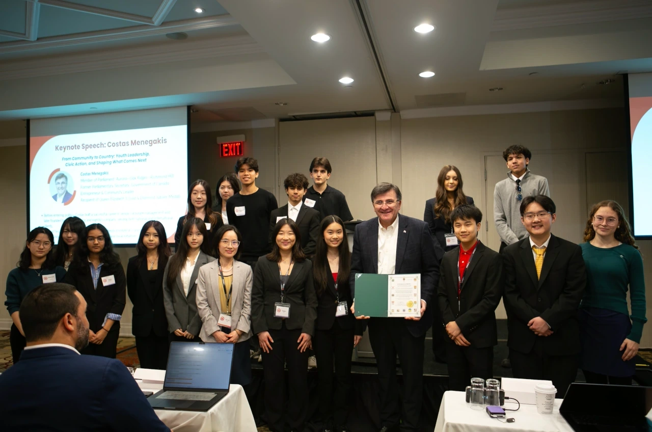 Youth Summit 2026 舞台大合影